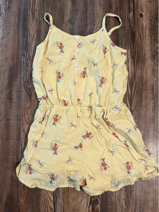 Abercrombie & Fitch Other - Abercrombie and Fitch little girls yellow floral spring romper